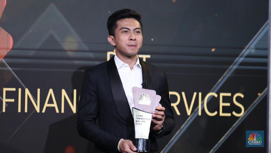 CEO Sucor Sekuritas, Bernadus Wijaya dalam acara Road to CNBC Awards 2023 'Best Financial Services', pada Senin, (20/11/2023). Penghargaan ini merupakan para pelaku di sektor layanan keuangan yang mampu mengukir kisah sukses di tengah ketidakpastian ekonomi Tanah Air. (CNBC Indonesia/Tri Susilo)
