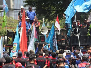 Tolak Kenaikan UMP, Buruh Jabar Siapkan Demo Besar-Mogok Kerja