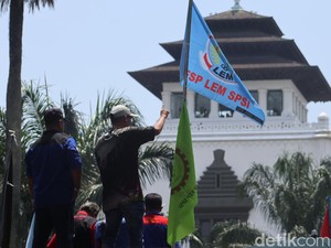 Buruh Tolak Kenaikan UMP Jabar 3,57 Persen di 2024