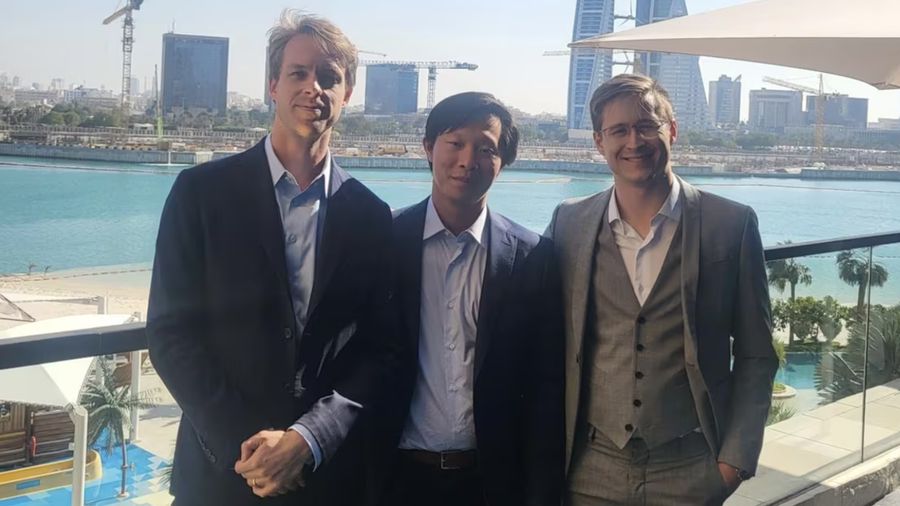 Dua pendiri Three Arrows Capital Kyle Davies (kiri) dan Su Zhu (tengah).