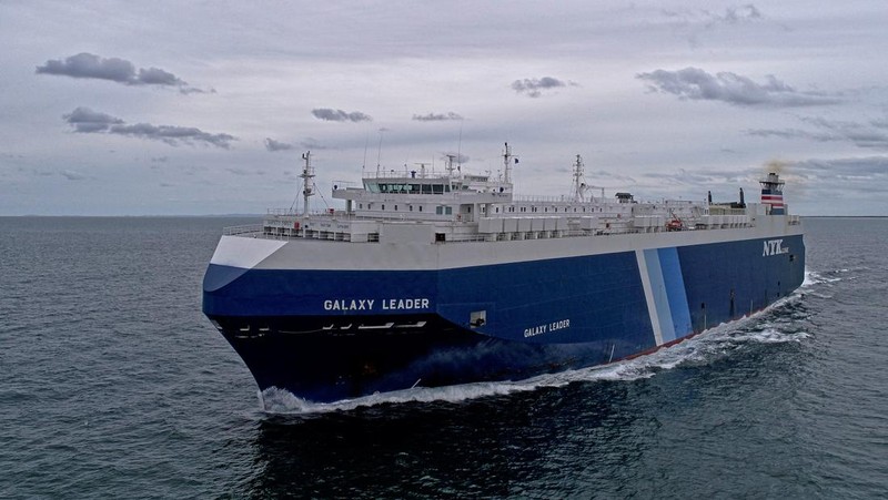 Galaxy Leader terlihat di pelabuhan Koper, Slovenia pada 16 September 2008. Pemberontak Houthi Yaman menyita kapal kargo yang berhubungan dengan Israel di rute pelayaran penting Laut Merah pada Minggu, 19 November 2023, kata para pejabat, sambil mengambil alih dua lusin awak kapal disandera dan menimbulkan kekhawatiran bahwa ketegangan regional yang meningkat akibat perang Israel-Hamas akan berdampak pada front maritim baru. (AP Photo/Kristijan Bracun/File Foto)