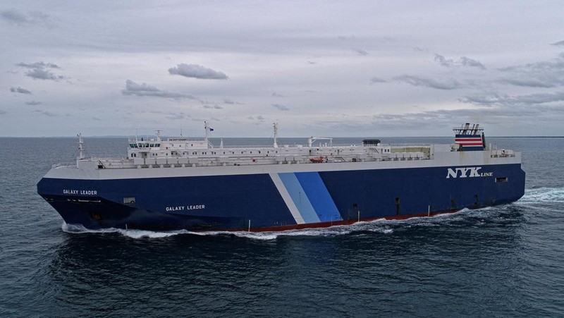 Galaxy Leader terlihat di pelabuhan Koper, Slovenia pada 16 September 2008. Pemberontak Houthi Yaman menyita kapal kargo yang berhubungan dengan Israel di rute pelayaran penting Laut Merah pada Minggu, 19 November 2023, kata para pejabat, sambil mengambil alih dua lusin awak kapal disandera dan menimbulkan kekhawatiran bahwa ketegangan regional yang meningkat akibat perang Israel-Hamas akan berdampak pada front maritim baru. (AP Photo/Kristijan Bracun/File Foto)