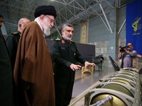 Ayatollah Khamenei Diblokir Instagram dan Facebook Berkat Israel