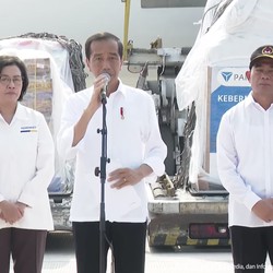 Jokowi Lepas Bantuan Kemanusiaan RI untuk Gaza Tahap II