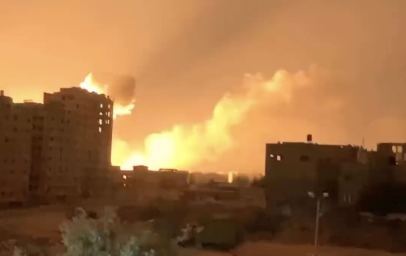 Tank pasukan Israel disebut kian mendekati area Rumah Sakit Indonesia di Gaza, setelah menyerang area dekat rumah sakit itu sejak semalam. Tank pasukan Israel disebut kian mendekati area Rumah Sakit Indonesia di Gaza, setelah menyerang area dekat rumah sakit itu sejak semalam. (Tangkapan Layar Video Reuters)