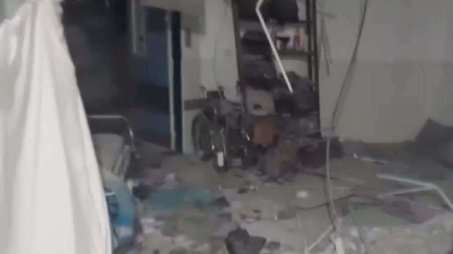 Tank pasukan Israel disebut kian mendekati area Rumah Sakit Indonesia di Gaza, setelah menyerang area dekat rumah sakit itu sejak semalam. (Tangkapan Layar Video Reuters)