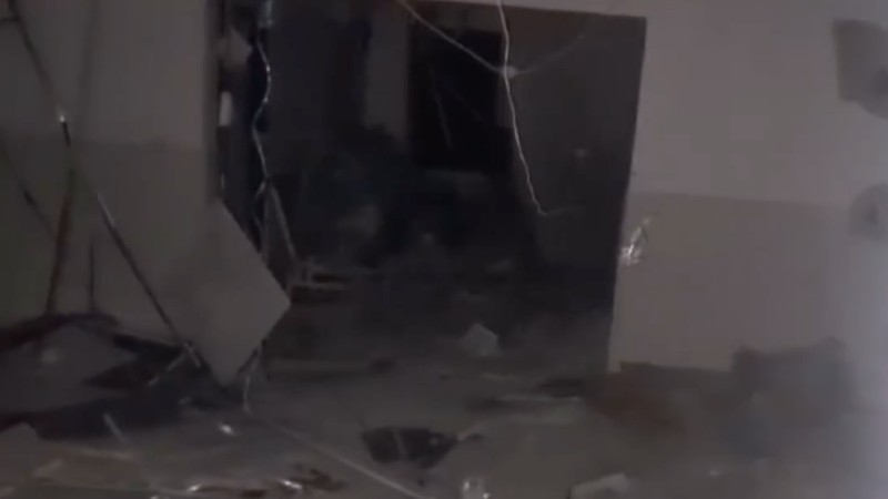 Tank pasukan Israel disebut kian mendekati area Rumah Sakit Indonesia di Gaza, setelah menyerang area dekat rumah sakit itu sejak semalam. (Tangkapan Layar Video Reuters)