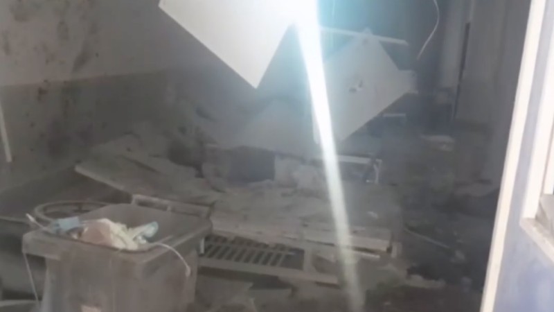 Tank pasukan Israel disebut kian mendekati area Rumah Sakit Indonesia di Gaza, setelah menyerang area dekat rumah sakit itu sejak semalam. Tank pasukan Israel disebut kian mendekati area Rumah Sakit Indonesia di Gaza, setelah menyerang area dekat rumah sakit itu sejak semalam. (Tangkapan Layar Video Reuters)
