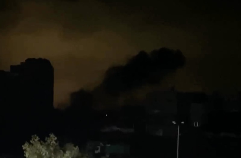 Tank pasukan Israel disebut kian mendekati area Rumah Sakit Indonesia di Gaza, setelah menyerang area dekat rumah sakit itu sejak semalam. Tank pasukan Israel disebut kian mendekati area Rumah Sakit Indonesia di Gaza, setelah menyerang area dekat rumah sakit itu sejak semalam. (Tangkapan Layar Video Reuters)