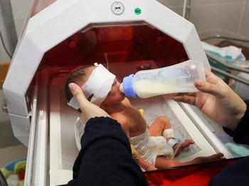 Potret Puluhan Bayi Prematur Dievakuasi dari RS Al-Shifa Gaza