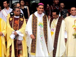 Profil Uskup Agung Ende Mgr. Vincentius Sensi Potokota yang Wafat