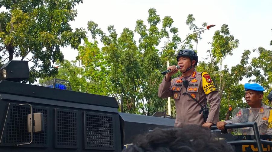 Demo Upah Buruh (CNBC Indonesia/Martyasari Rizki)