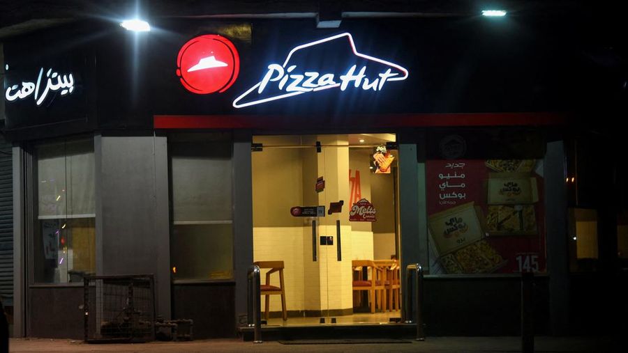 A view for an empty Pizza Hut restaurant as a result of the boycott of Western brands in Egypt due to the Israeli bombardment in Gaza amid the ongoing conflict between Israel and the Palestinian Islamist group Hamas, in Cairo, Egypt, November 20, 2023. REUTERS/Mohamed Abd El Ghany