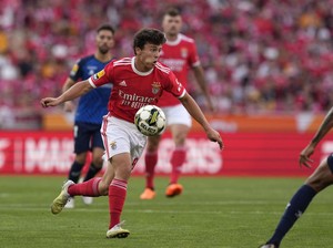 Dikaitkan dengan Joao Neves, MU Diminta Hati-hati