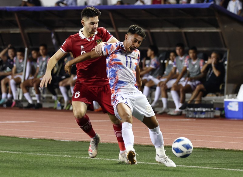 Soccer Football - World Cup - AFC Qualifiers - Group F - Philippines v Indonesia - Rizal Memorial Stadium, Manila, Philippines - November 21, 2023  Indonesia players pose for a team group photo before the match REUTERS/Eloisa Lopez
