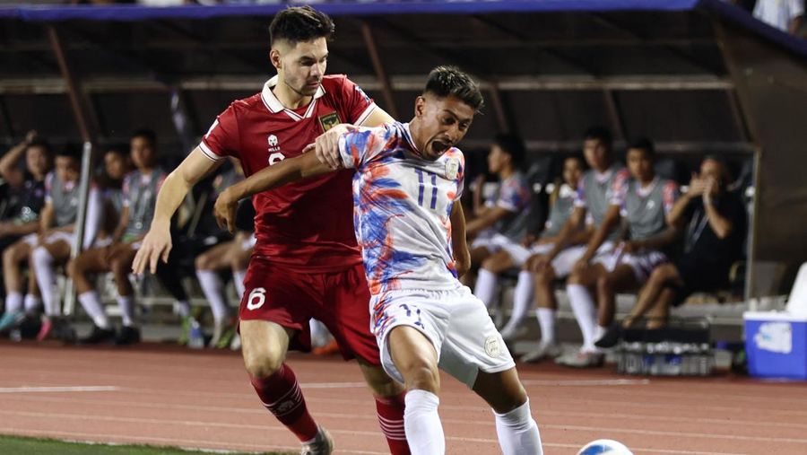 Soccer Football - World Cup - AFC Qualifiers - Group F - Philippines v Indonesia - Rizal Memorial Stadium, Manila, Philippines - November 21, 2023  Indonesia players pose for a team group photo before the match REUTERS/Eloisa Lopez