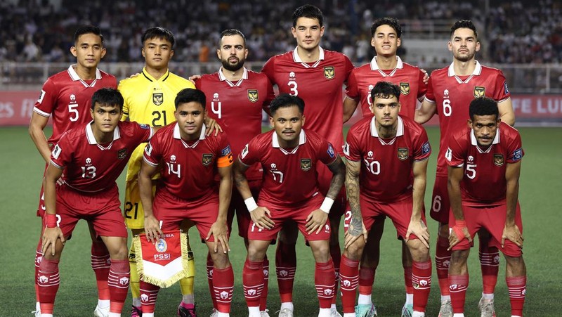 Soccer Football - World Cup - AFC Qualifiers - Group F - Philippines v Indonesia - Rizal Memorial Stadium, Manila, Philippines - November 21, 2023  Indonesia players pose for a team group photo before the match REUTERS/Eloisa Lopez