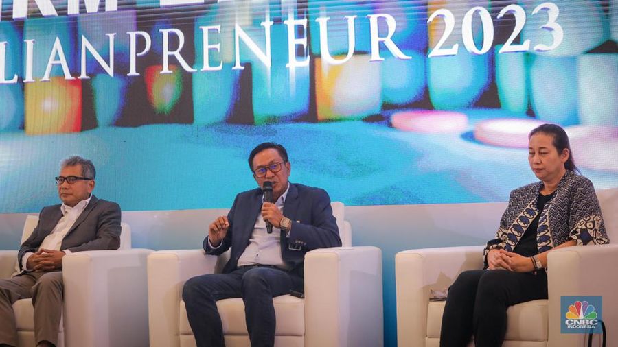 Direktur Bisnis Kecil dan Menengah BRI, Amam Sukriyanto memberikan keterangan saat konferensi pers UMKM EXPO(RT) Brilianpreneur 2023 di Brilian Center, Jakarta, Rabu (22/11/2023). (²©²ÊÍøÕ¾/Faisal Rahman)