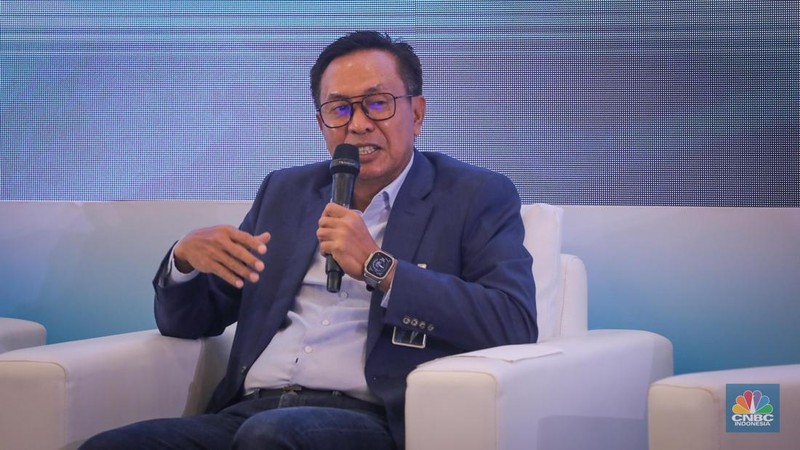 Direktur Utama BRI, Sunarso memberikan keterangan saat konferensi pers UMKM EXPO (RT) Brilianpreneur 2023 di Brilian Center, Jakarta, Rabu (22/11/2023). (CNBC Indonesia/Faisal Rahman)