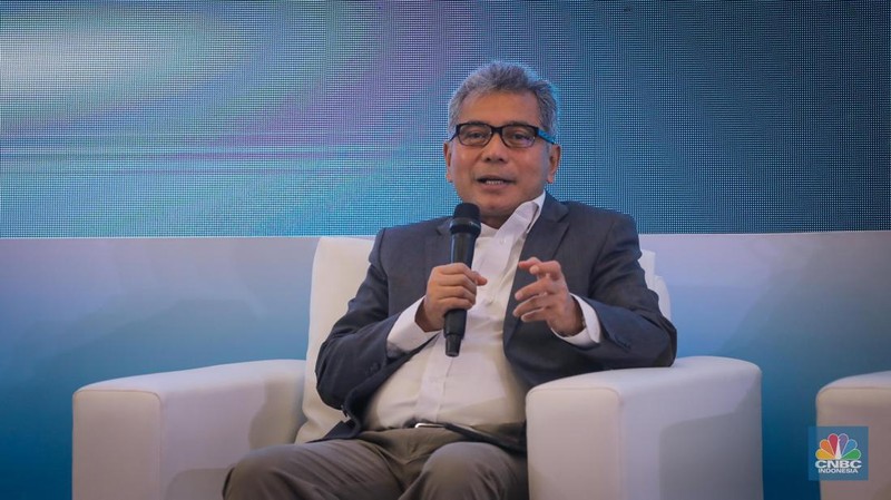 Direktur Utama BRI, Sunarso memberikan keterangan saat konferensi pers UMKM EXPO (RT) Brilianpreneur 2023 di Brilian Center, Jakarta, Rabu (22/11/2023). (CNBC Indonesia/Faisal Rahman)