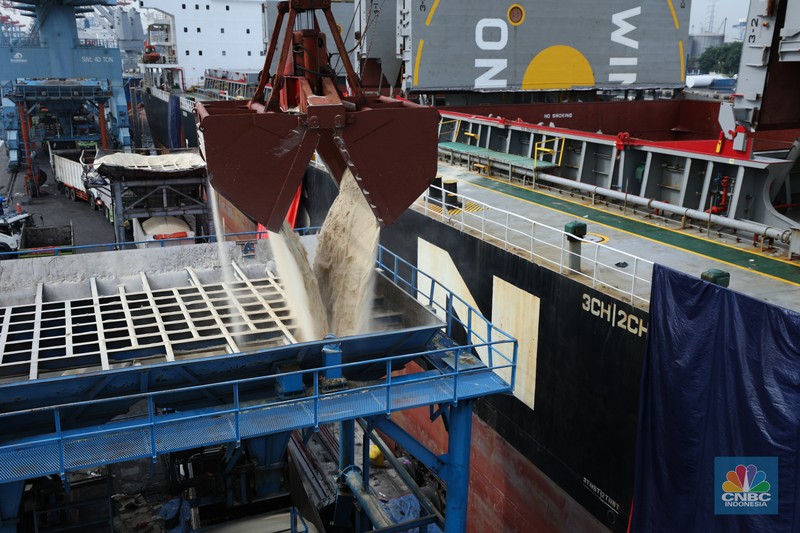 Impor Gula Pasir Ditengah Lonjakan Harga. (CNBC Indonesia/Tri Susilo)