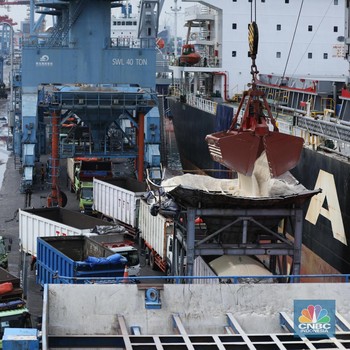 Tiba di Priok, 50 Ribu Ton Gula Impor Brasil Siap Banjiri RI