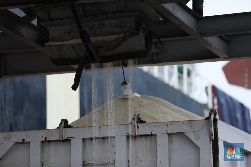 Impor Gula Pasir Ditengah Lonjakan Harga. (CNBC Indonesia/Tri Susilo) Impor Gula Pasir Ditengah Lonjakan Harga. (CNBC Indonesia/Tri Susilo)
