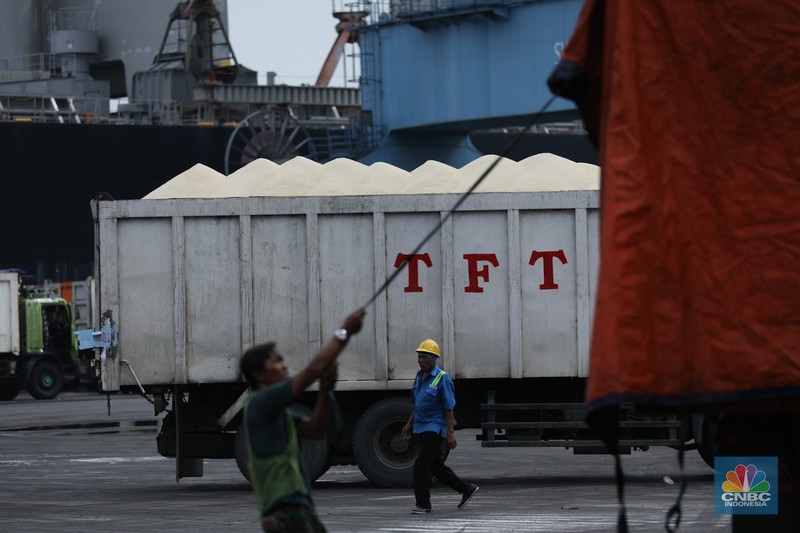Impor Gula Pasir Ditengah Lonjakan Harga. (CNBC Indonesia/Tri Susilo)