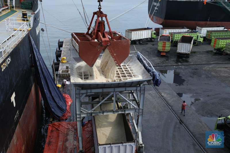 Impor Gula Pasir Ditengah Lonjakan Harga. (CNBC Indonesia/Tri Susilo) Impor Gula Pasir Ditengah Lonjakan Harga. (CNBC Indonesia/Tri Susilo)