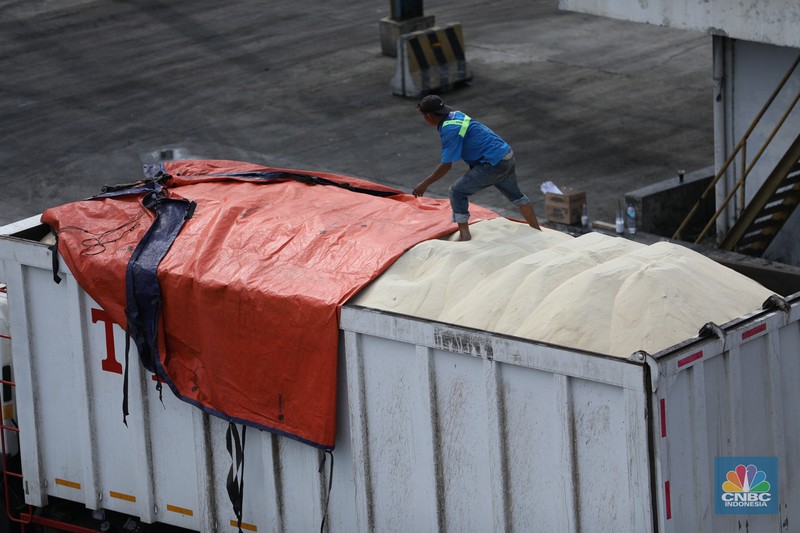 Impor Gula Pasir Ditengah Lonjakan Harga. (CNBC Indonesia/Tri Susilo) Impor Gula Pasir Ditengah Lonjakan Harga. (CNBC Indonesia/Tri Susilo)
