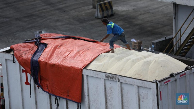 Impor Gula Pasir Ditengah Lonjakan Harga. (CNBC Indonesia/Tri Susilo)