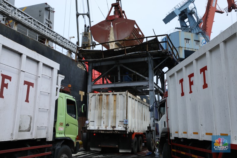 Impor Gula Pasir Ditengah Lonjakan Harga. (CNBC Indonesia/Tri Susilo)