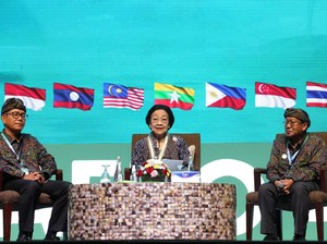 Megawati Terima Penghargaan dari Federasi Insinyur Se-ASEAN