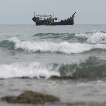 Menerjang Gelombang, Potret Kedatangan Etnis Rohingya di Aceh