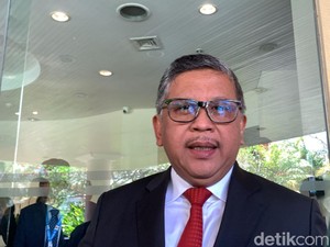 Hasto Klaim Jokowi Bantu Ganjar, Ungkit soal Program Pupuk dan Kunker