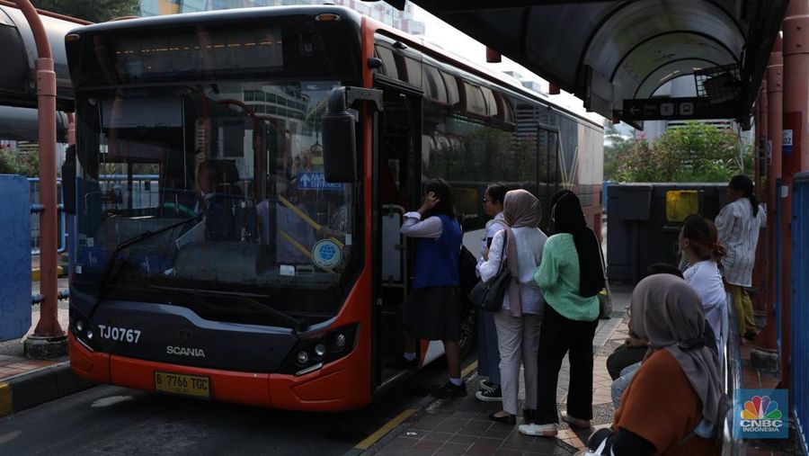 Suasana Terminal Bus Blok M yang akan di revitalisasi, Selasa (21/11/2023). PT Mass Rapid Transit (MRT) Jakarta berencana menjadikan kawasan Blok M menjadi berorientasi transit (transit oriented development/TOD). (²©²ÊÍøÕ¾/Tri Susilo)