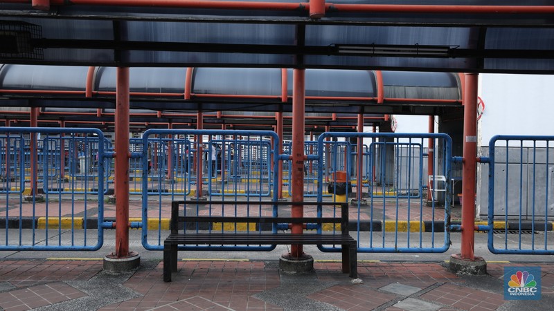 Suasana Terminal Bus Blok M yang akan di revitalisasi, Selasa (21/11/2023). PT Mass Rapid Transit (MRT) Jakarta berencana menjadikan kawasan Blok M menjadi berorientasi transit (transit oriented development/TOD). Suasana Terminal Bus Blok M yang akan di revitalisasi, Selasa (21/11/2023). PT Mass Rapid Transit (MRT) Jakarta berencana menjadikan kawasan Blok M menjadi berorientasi transit (transit oriented development/TOD). (CNBC Indonesia/Tri Susilo)