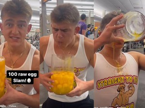 Rayakan Bertambahnya Pengikut, YouTuber Ini Minum 100 Butir Telur Mentah