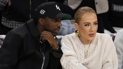 Adele Akhirnya Ngaku Sudah Tunangan