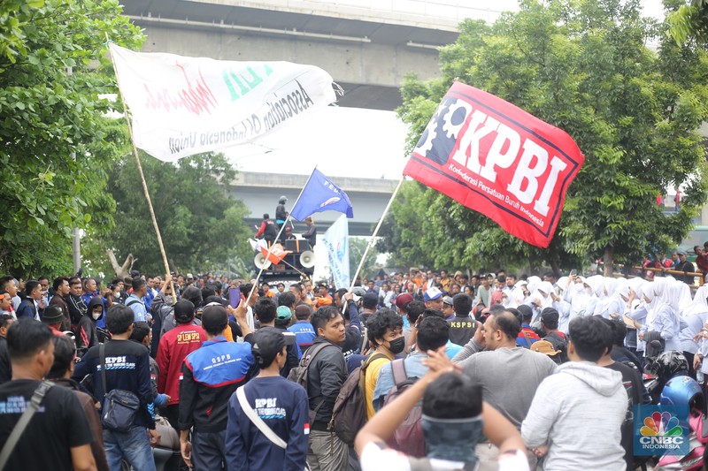 Demo Buruh Bekasi (CNBC Indonesia/Tias Budiarto)
