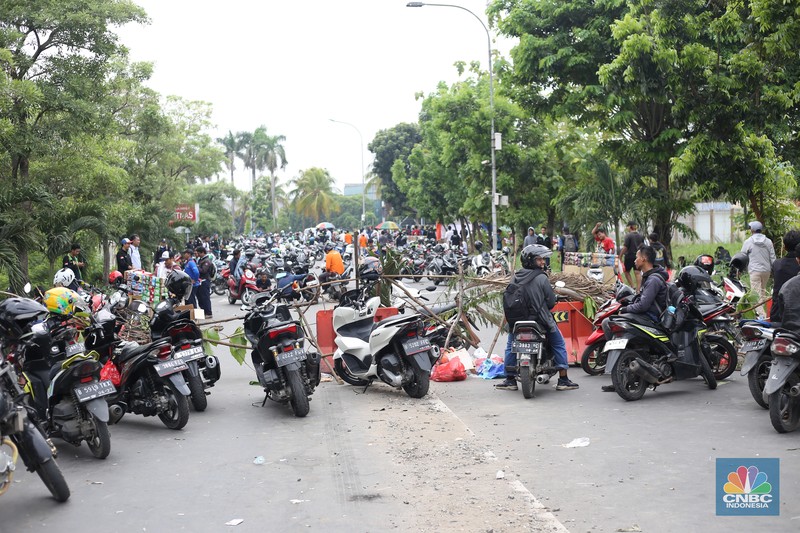 Demo Buruh Bekasi (CNBC Indonesia/Tias Budiarto)