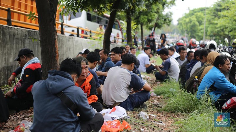 Demo Buruh Bekasi (CNBC Indonesia/Tias Budiarto)