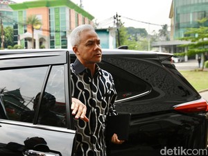 Ganjar Respons Elektabilitas Turun: Survei di Internal Masih Bagus