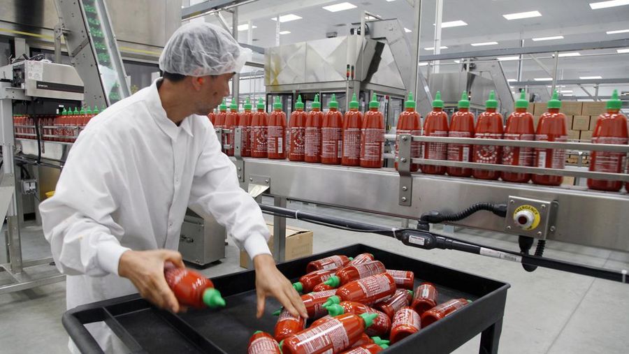 Ilustrasi Pabrik Bahan Makanan Saus. (AP Photo/Nick Ut/File Foto)