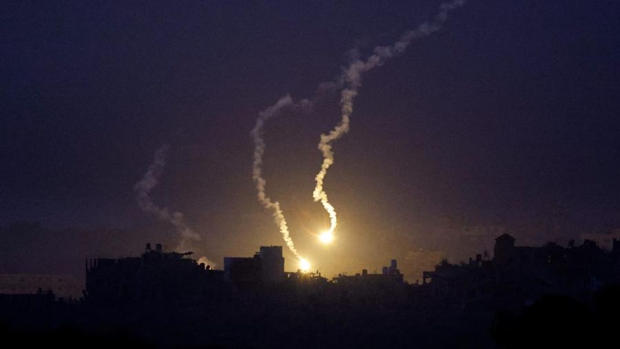 An explosion takes place during Israeli air strikes over Gaza, as seen from southern Israel, amid the ongoing conflict between Israel and the Palestinian group Hamas, November 22, 2023. REUTERS/Alexander Ermochenko