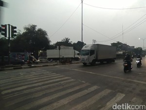 Demo Buruh Selesai, Lalu Lintas Cibitung Arah Cikarang Kembali Normal