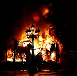 Potret Demo di Irlandia Pecah Buntut Penikaman 3 Anak Sekolah