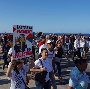 Potret Demo Palestina di Kuba, Presiden Turun-Serbu Kedutaan