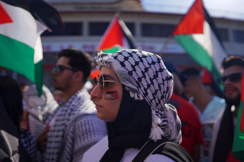 ISRAEL-PALESTINIANS/CUBA-PROTEST People shout slogans during a march in support of Palestinians, calling for a ceasefire and for charging Israel with committing “genocide” in Gaza, in Havana, Cuba, November 23, 2023. REUTERS/Alexandre Meneghini