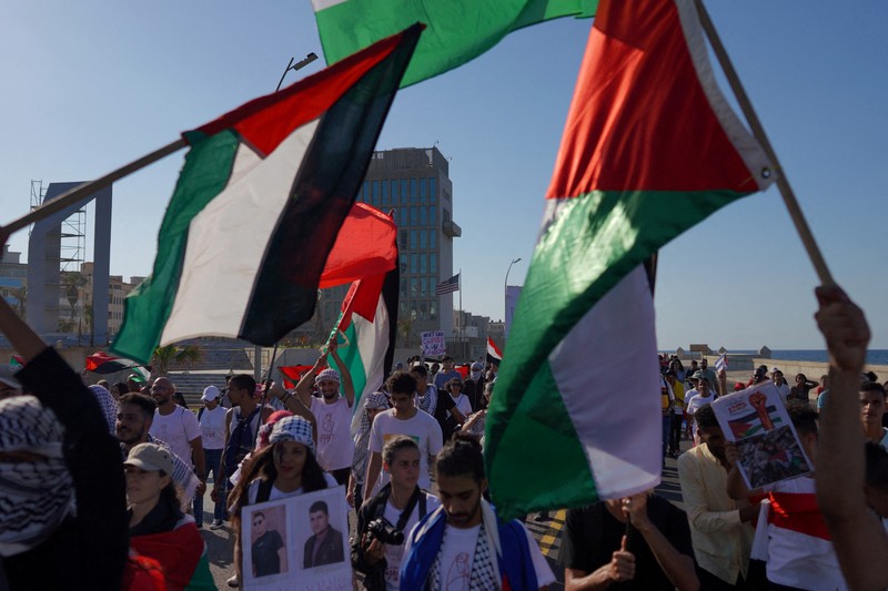 ISRAEL-PALESTINIANS/CUBA-PROTEST People shout slogans during a march in support of Palestinians, calling for a ceasefire and for charging Israel with committing “genocide” in Gaza, in Havana, Cuba, November 23, 2023. REUTERS/Alexandre Meneghini
